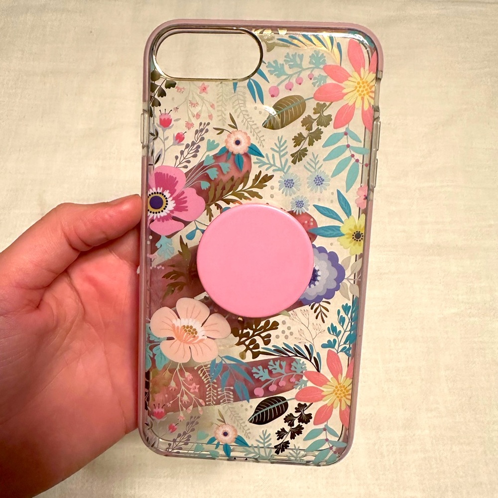 iPhone 8+ case with pop socket